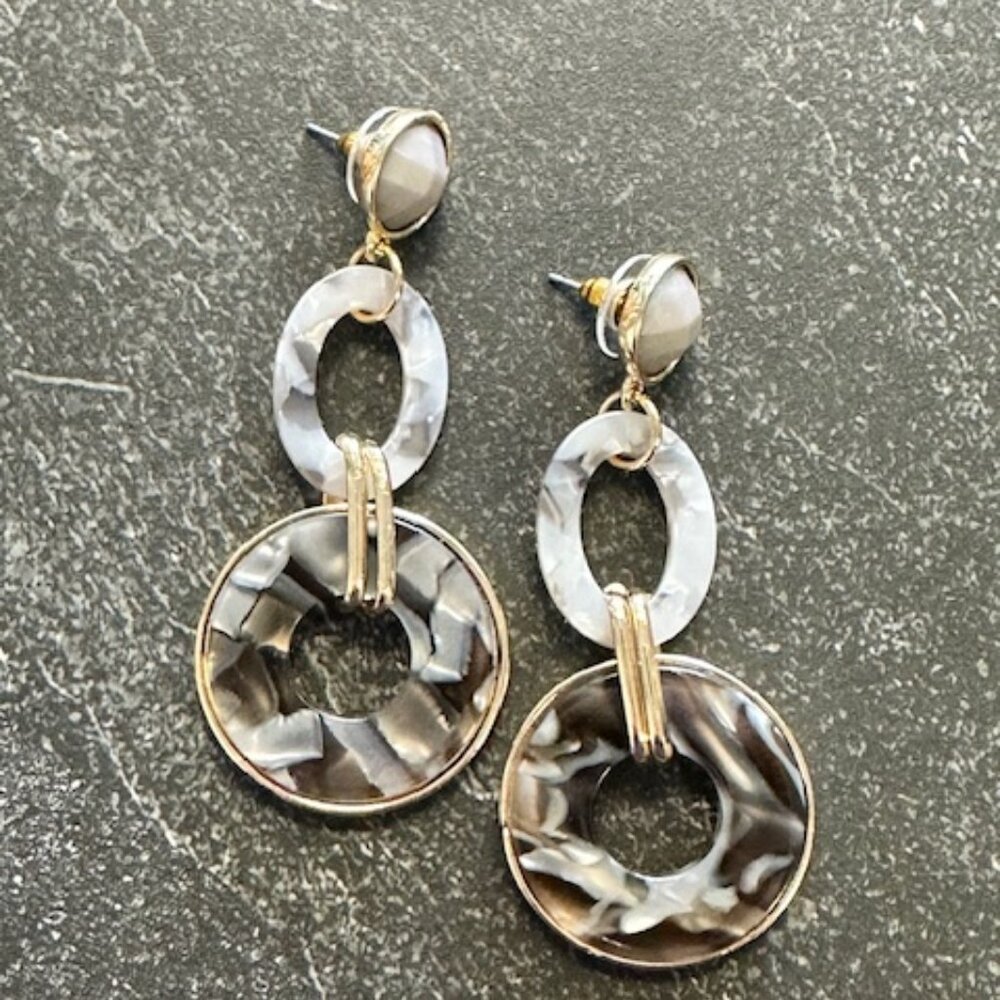 NWT Boutique Gray and Gold Dangle Earrings